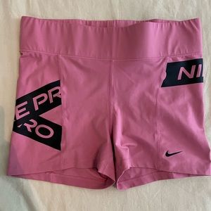 Nike shorts-tight